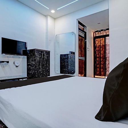 Hotel O White Palace Hotel ラージコート エクステリア 写真